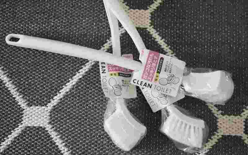 100均セリアのトイレブラシをまとめ買いして並べて紹介