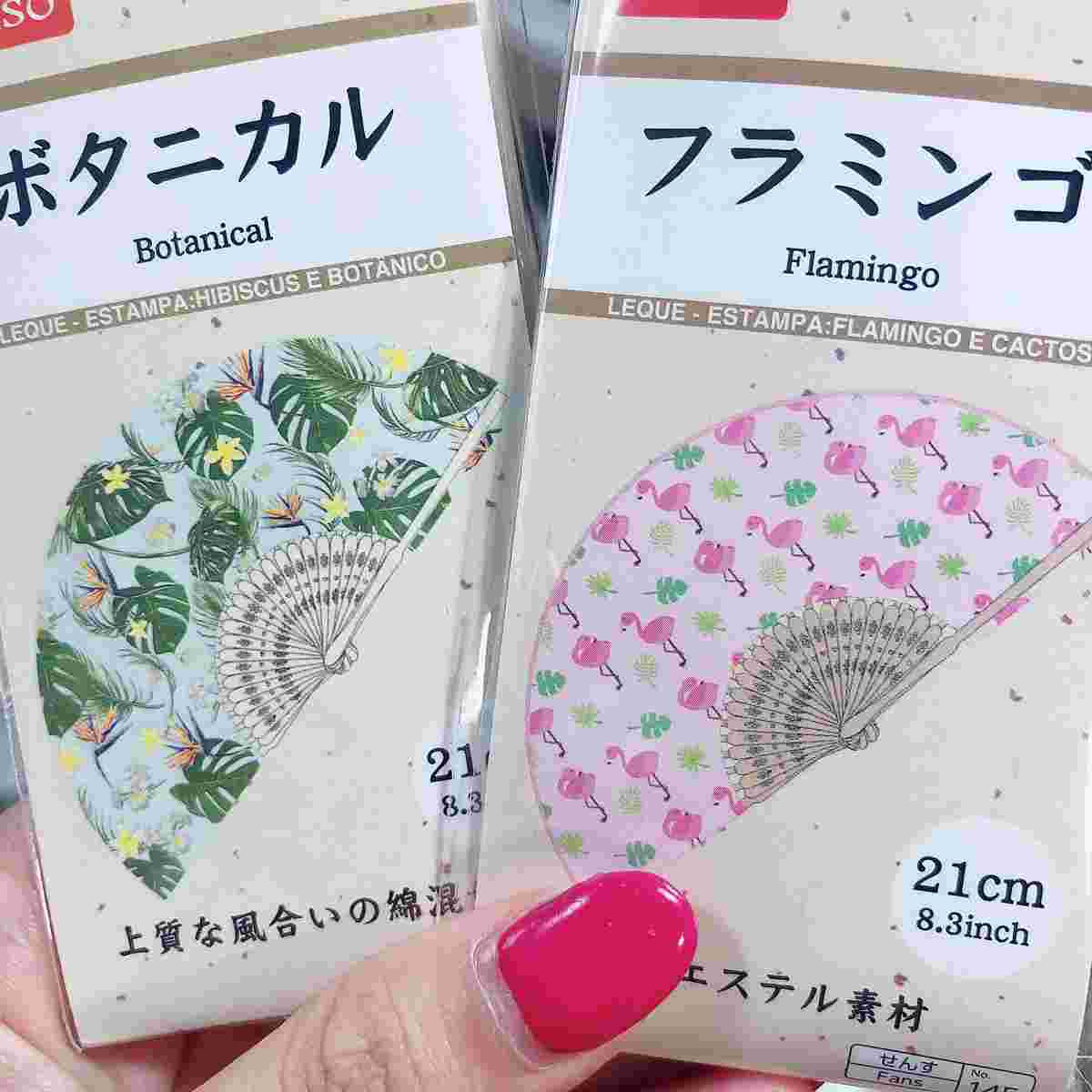 フラミンゴ柄の扇子など