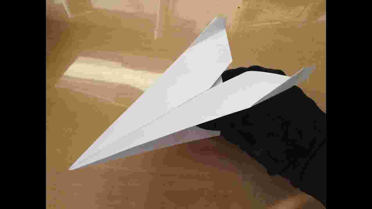 紙飛行機のイメージ