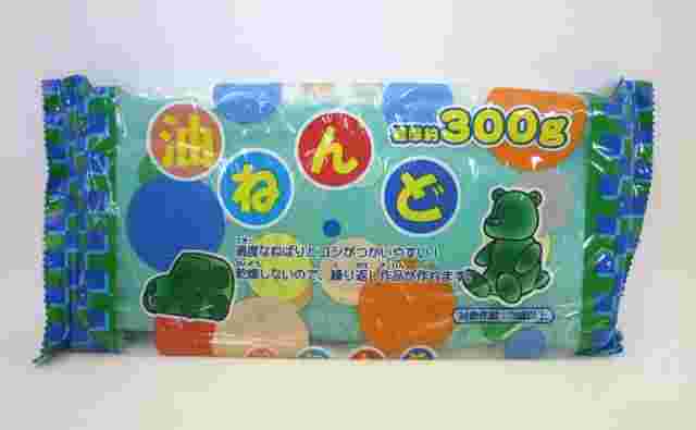 昔ながらの粘土で粘りやコシがあり繰り返し使うことができる油ねんど