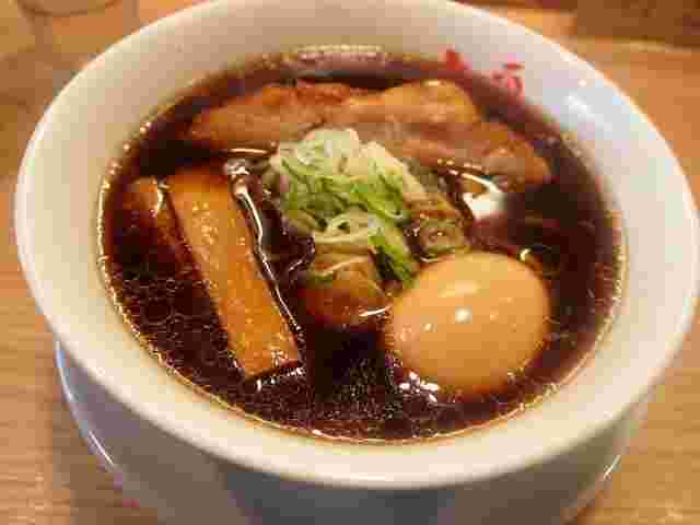 人類みな麺類のラーメン