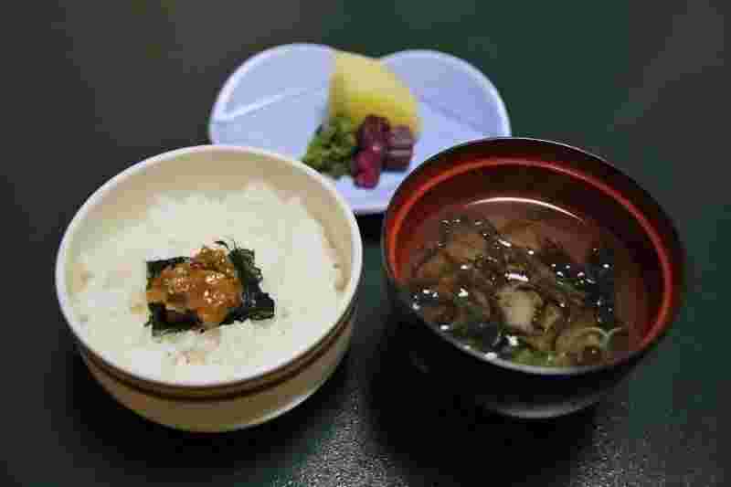 止め椀とご飯