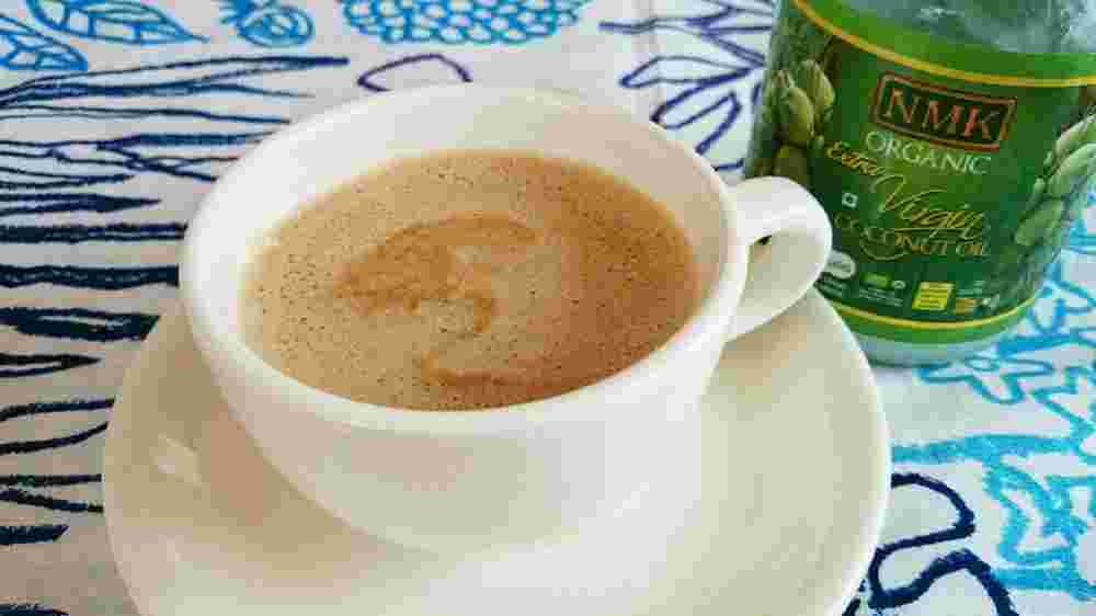 ココナッツオイルを加えた豆乳コーヒー