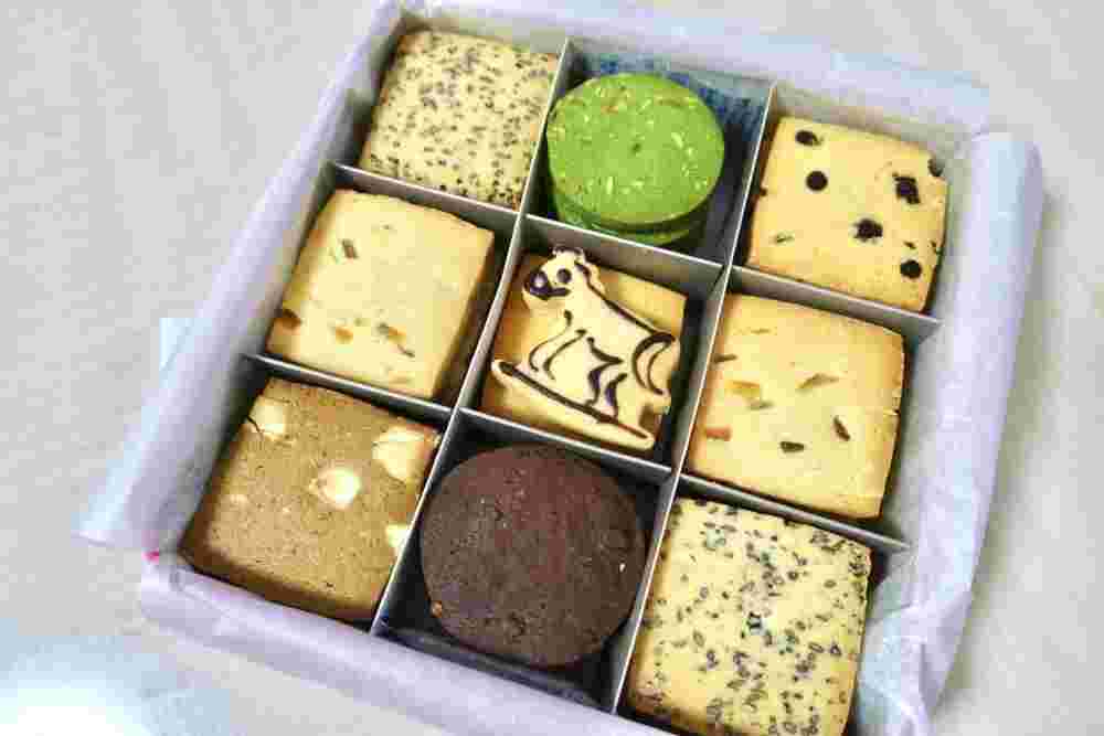 コンテ・デュ・クッキーの缶の中身