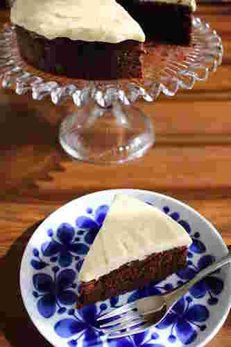 お皿に乗ったギネスケーキ