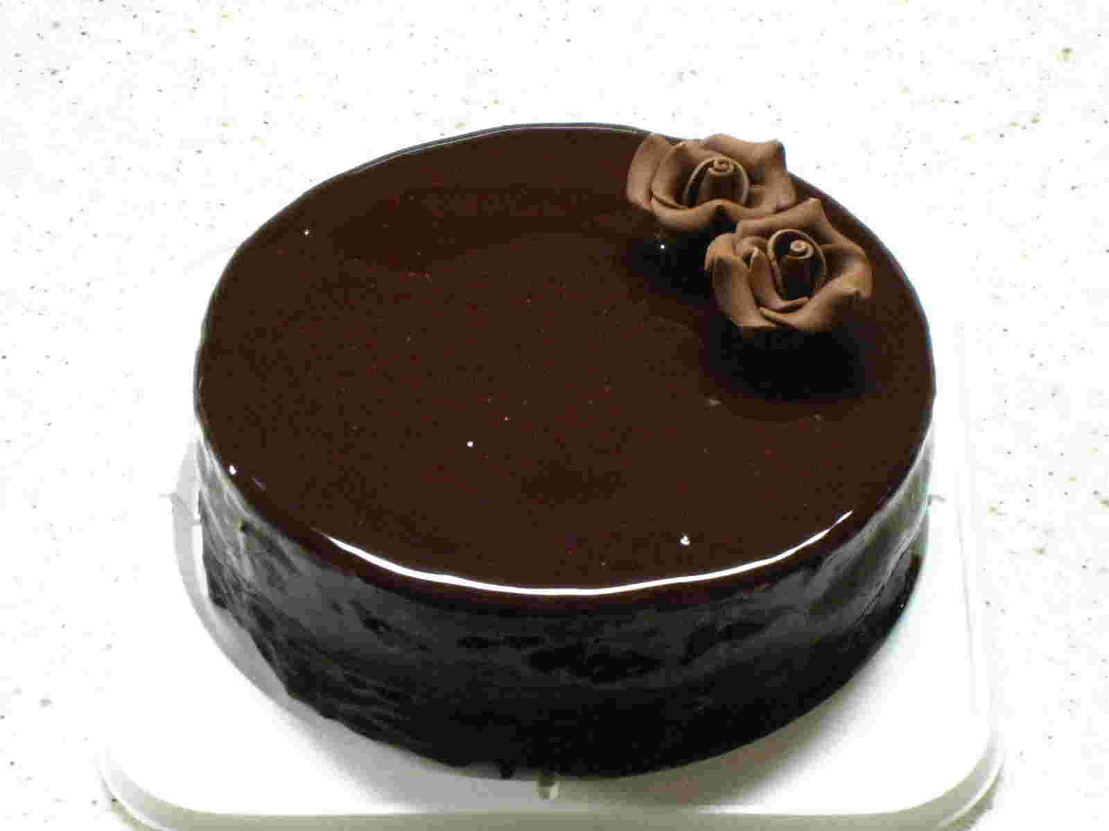 チョコレートケーキ　ホール