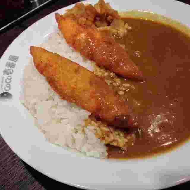 フィッシュフライをトッピングしたカレー