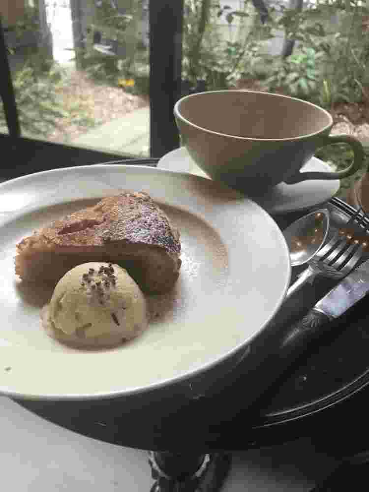 カワタ製菓店のアップルパイ