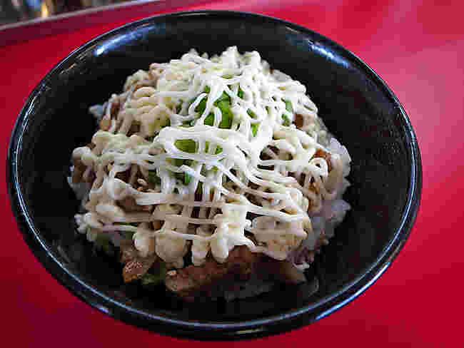 ネギマヨチャーシュー丼