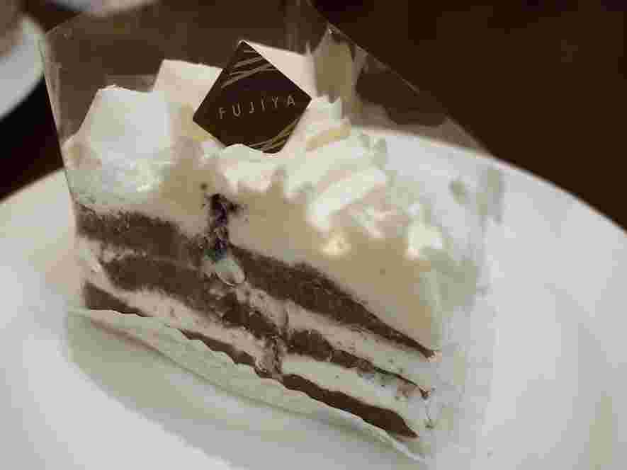 不二家のホワイトチョコ生ケーキ
