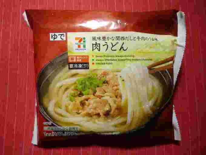 コンビニの肉うどんの画像