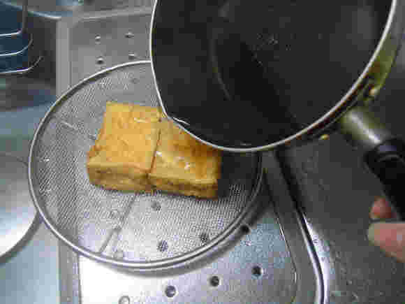 厚揚げの油抜き画像