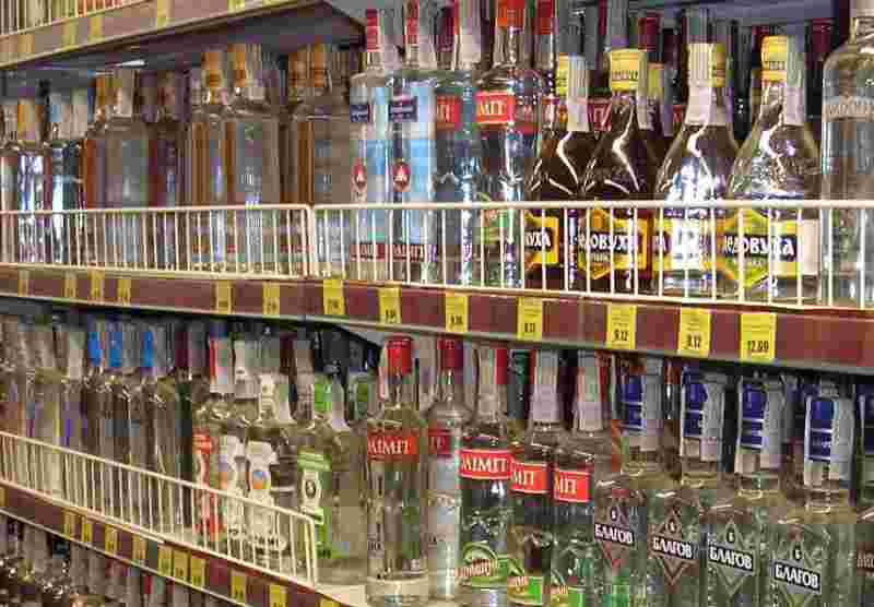 ロシアのお酒の陳列棚