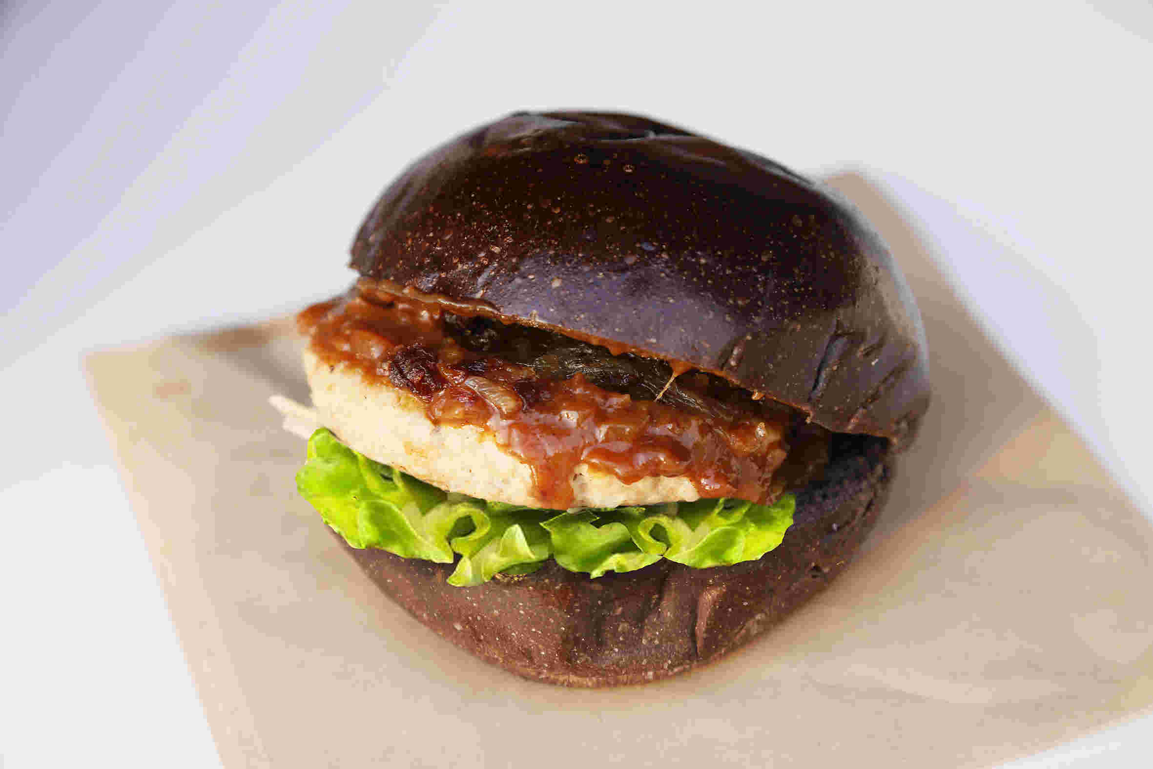 ブラックあさまるバーガー