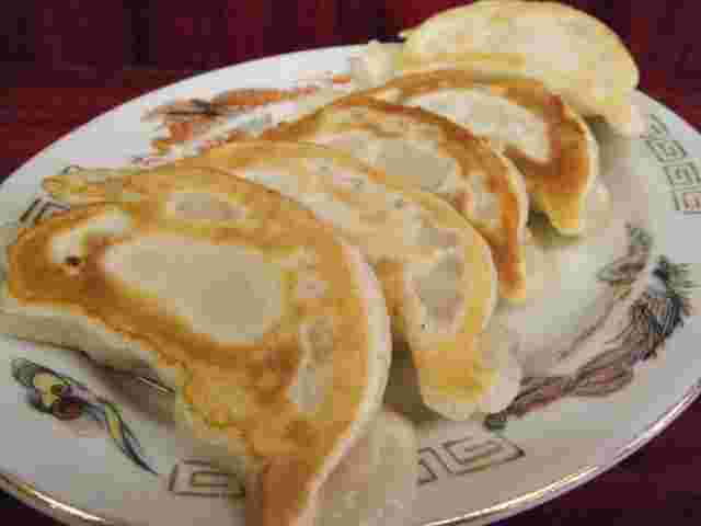 平和楼の餃子