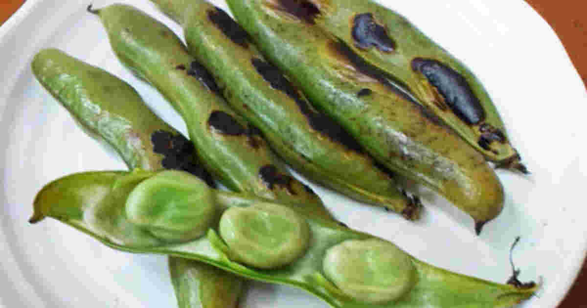 フライパンで焼いたそら豆