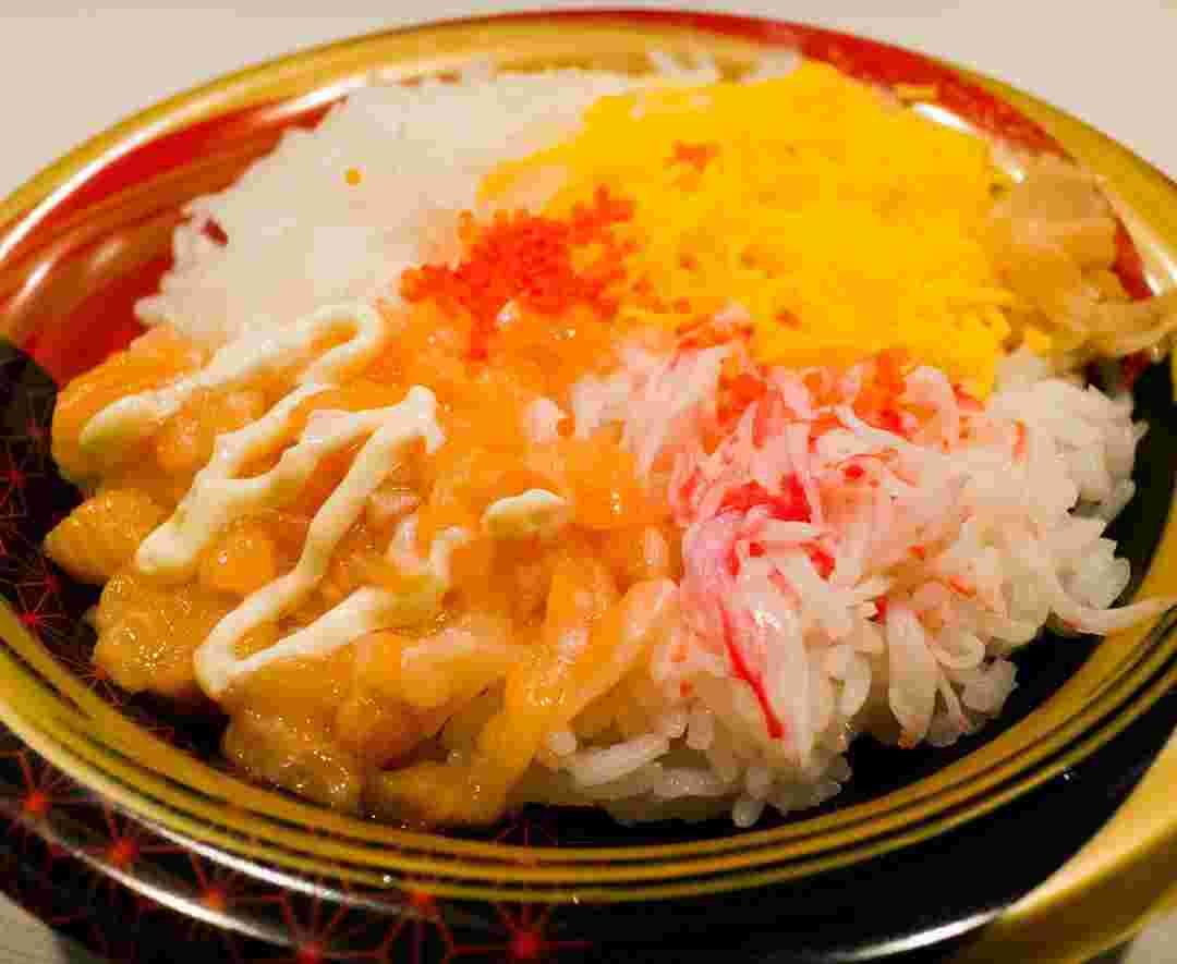 サーモンサラダ丼