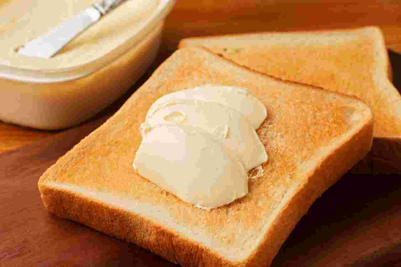 しっかり保存すれば賞味期限切れでも食べられるマーガリン