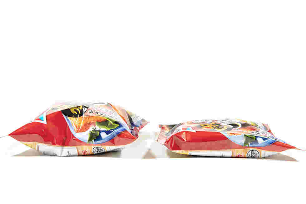 袋が膨らんだ冷凍食品