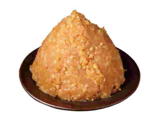 お皿にこんもり盛られた味噌