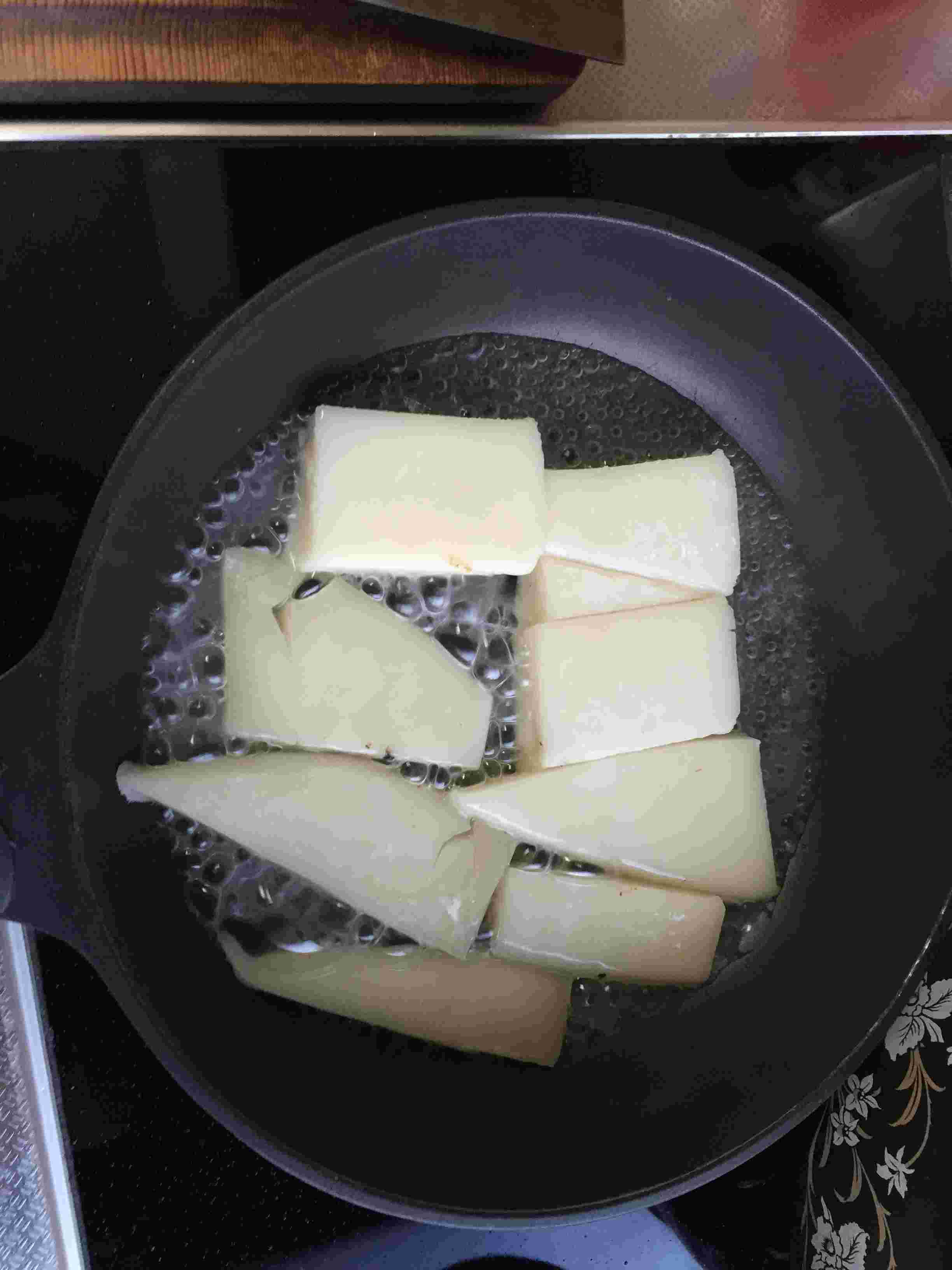 お餅をフライパンでつきたての柔らか状態に