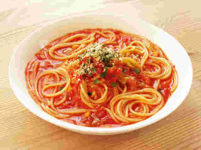 トマトソースのパスタ