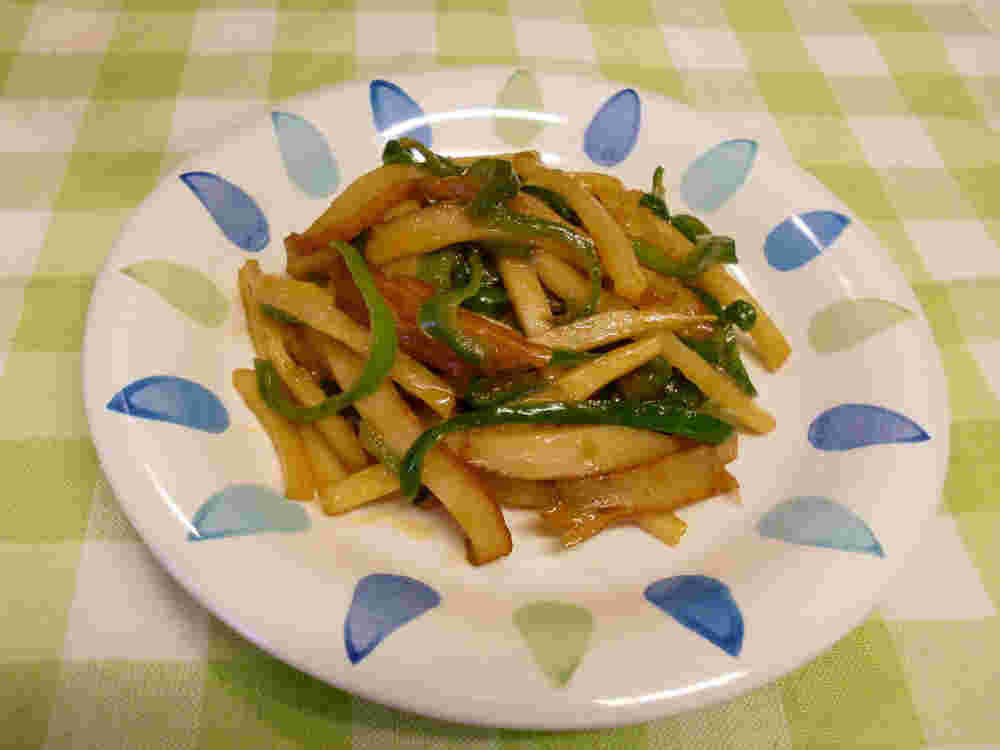 さつま揚げで青椒肉絲風