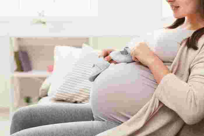妊婦のお腹の画像