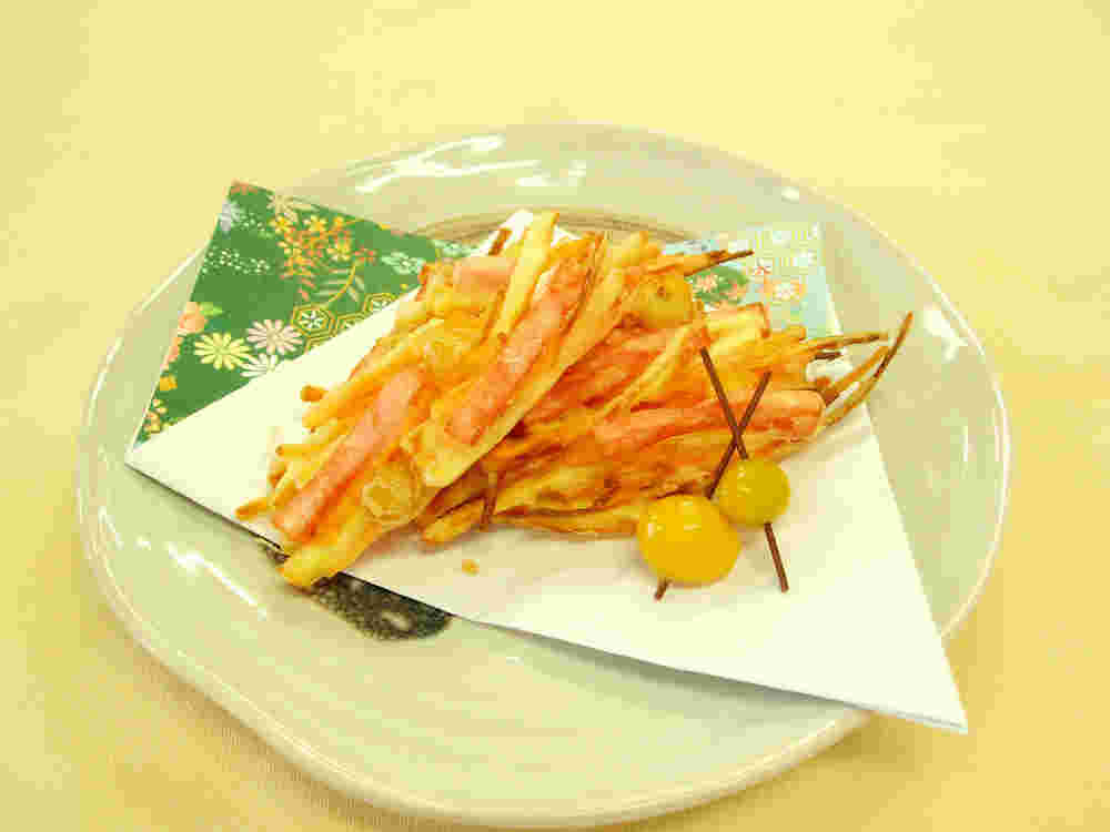 ホモソーセージとさつまいものかき揚げ