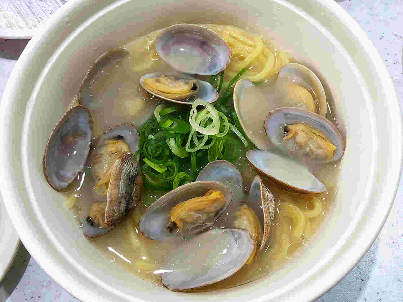 カッパ寿司で人気のある貝の塩白湯ラーメン