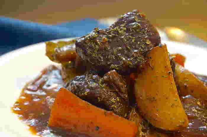 ラム肉の赤ワイン煮