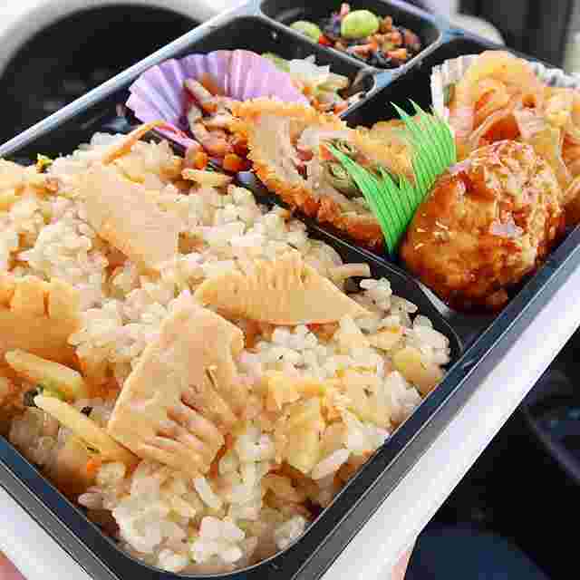 炊き込みご飯のコンビニ弁当