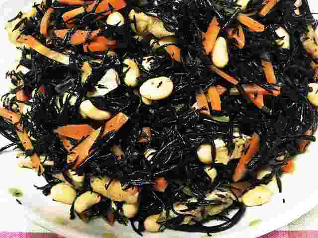 生ひじきと大豆の水煮の煮物