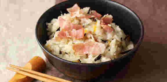 ベーコンと生ひじきの炊き込みご飯