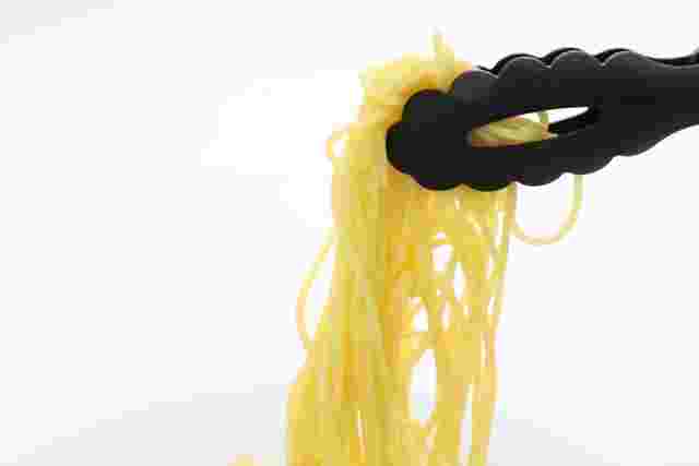 パスタを茹でている様子