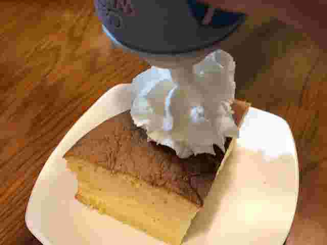 ケーキにスプレーするクリーム
