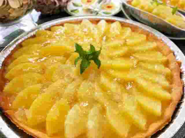 パイナップルを使用したタルトの画像