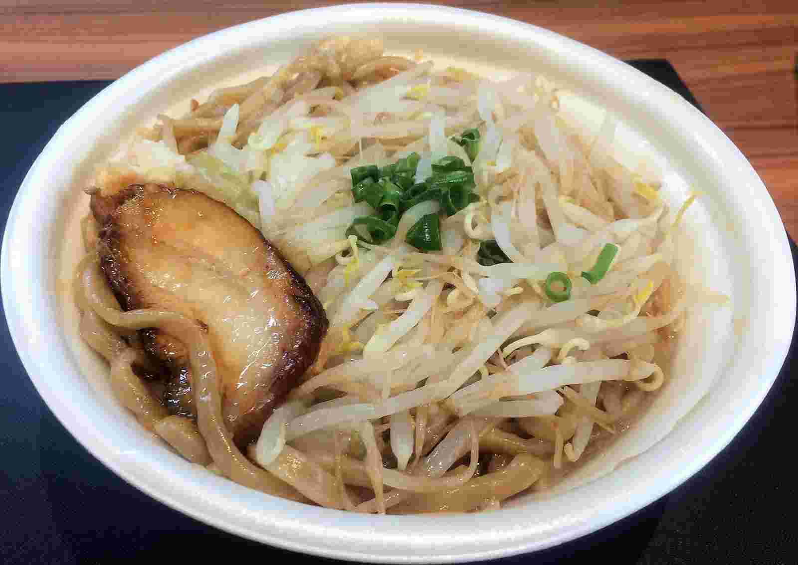 セブンイレブンの中華蕎麦とみ田監修豚ラーメン