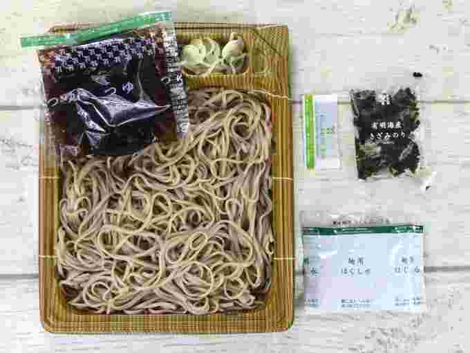 セブンイレブンのツルッとのど越し！コシが自慢のざる蕎麦