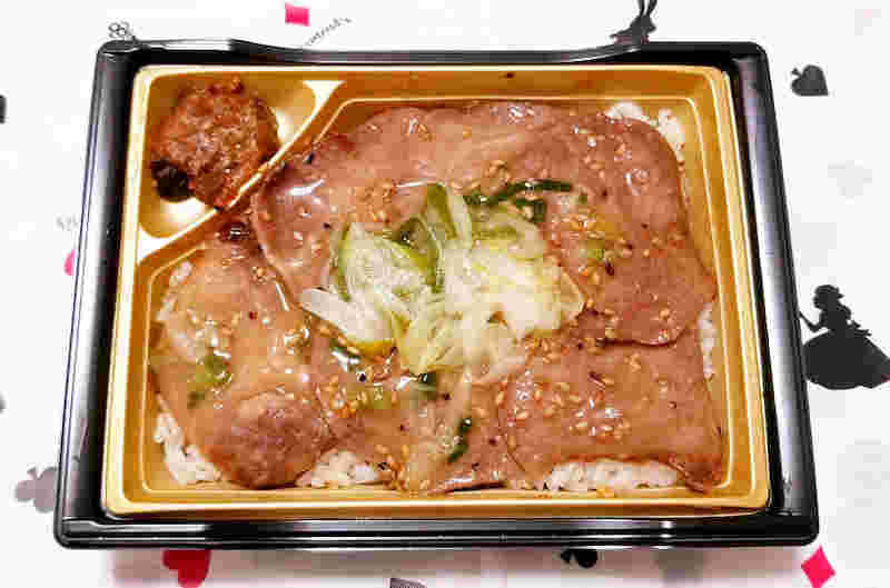 直火焼牛タン重～ねぎ塩仕立て～