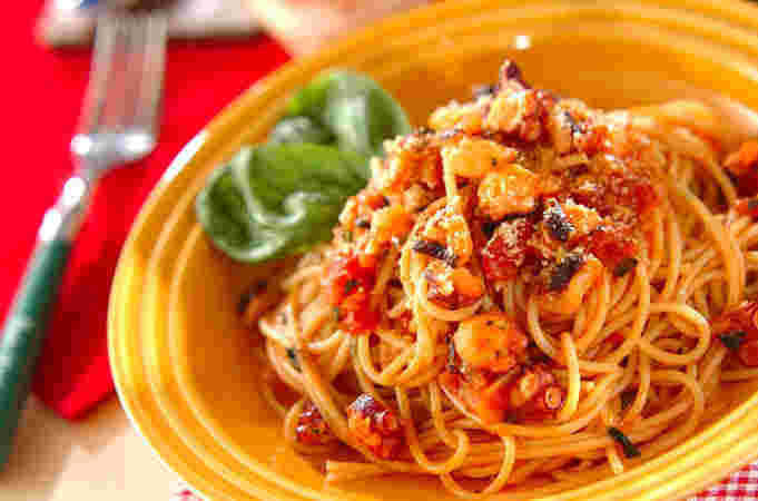 お皿に盛ったパスタ