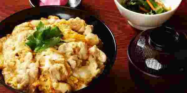 お茶の水 鳥どりのランチメニューの親子丼