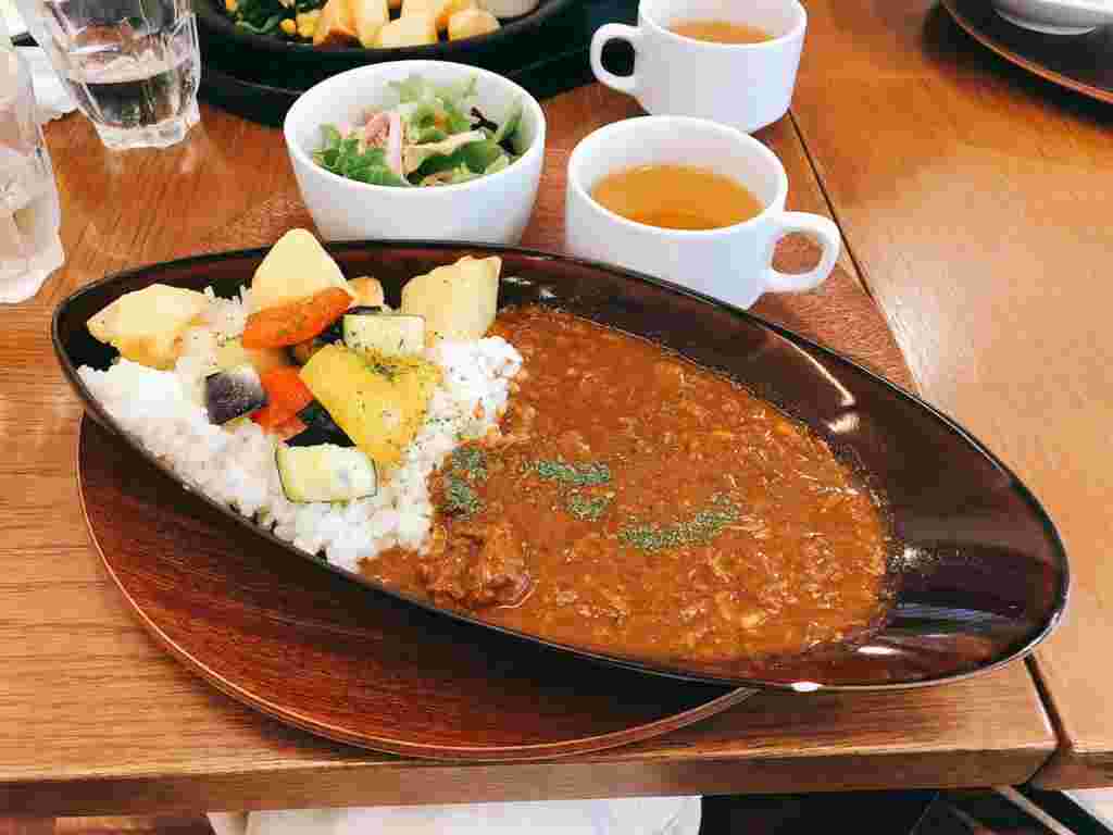 テラス8890のカレーランチ