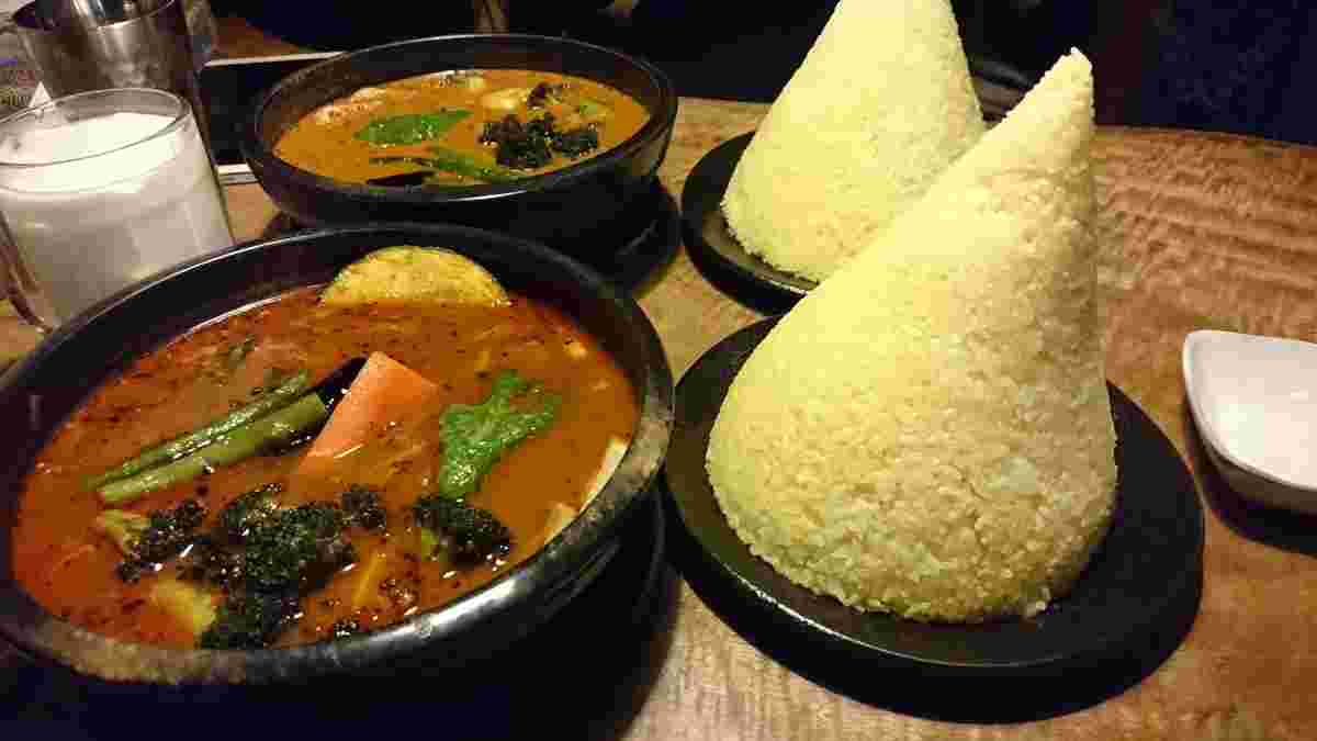 横浜市に在るラマイのデカ盛りスープカレー