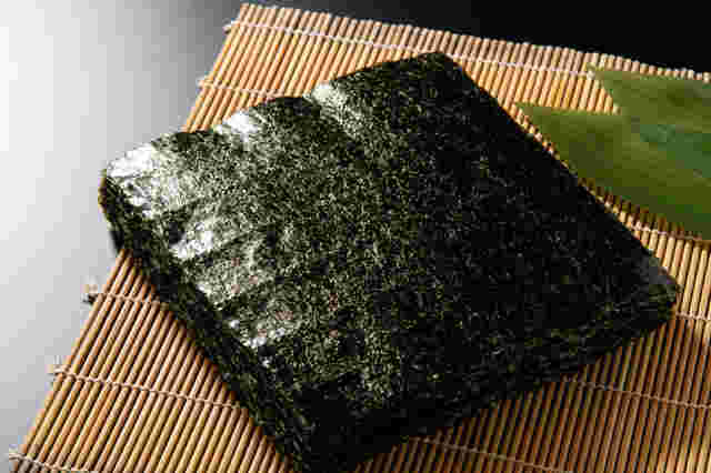 高級感のある海苔が置いてある