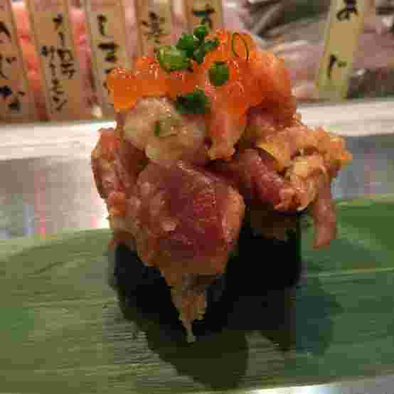 魚がし日本一の贅沢軍艦