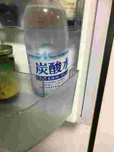 立てて保存する炭酸水