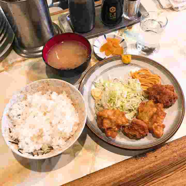 富士川食堂の唐揚げランチ