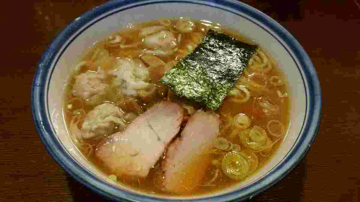 麺屋はやしまるのワンタン麺