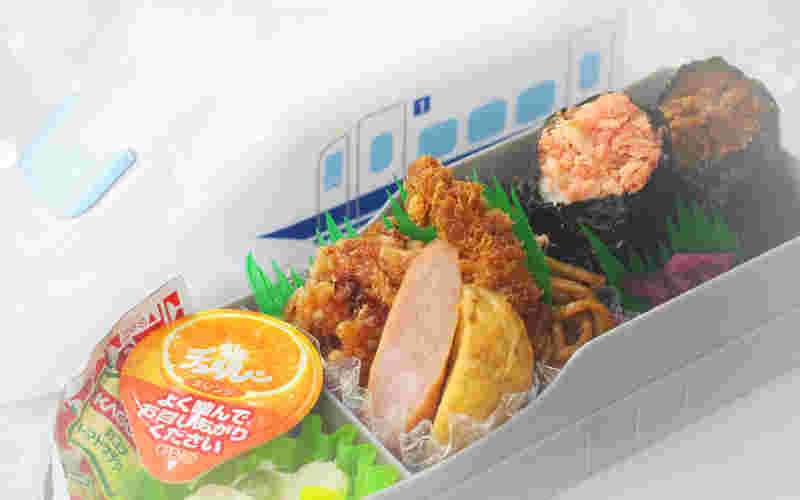 新横浜駅で販売されている子供が喜びそうな中身の駅弁